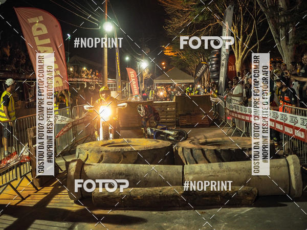 Buy your photos of the eventNight Track 2019 on Fotop