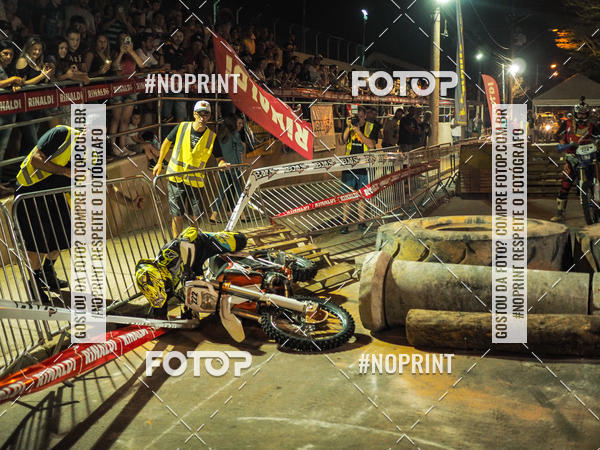 Buy your photos of the eventNight Track 2019 on Fotop