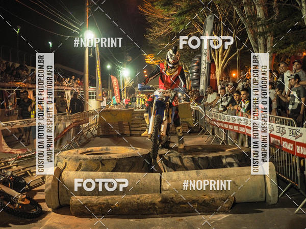 Buy your photos of the eventNight Track 2019 on Fotop