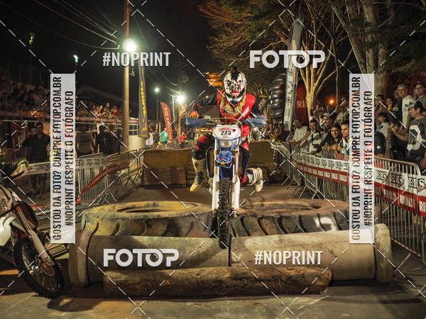 Buy your photos of the eventNight Track 2019 on Fotop