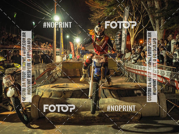 Buy your photos of the eventNight Track 2019 on Fotop