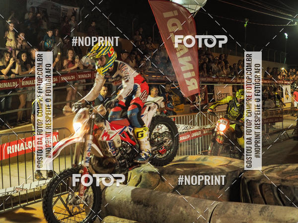 Buy your photos of the eventNight Track 2019 on Fotop