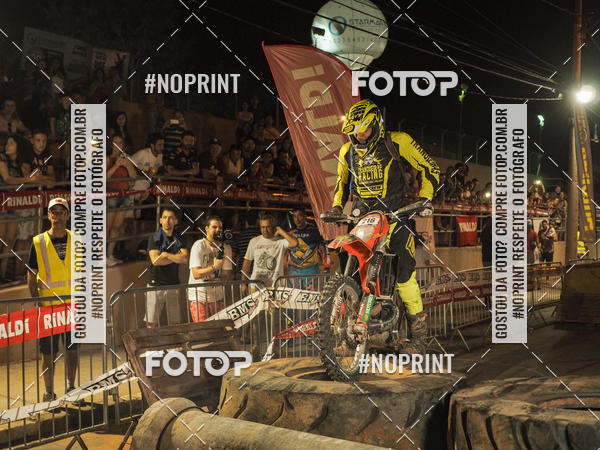Buy your photos of the eventNight Track 2019 on Fotop