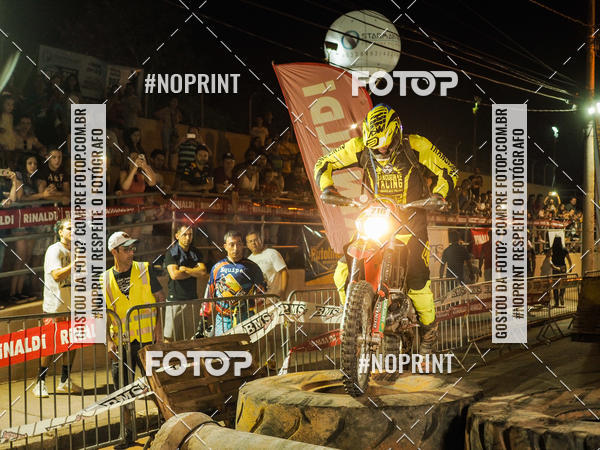 Buy your photos of the eventNight Track 2019 on Fotop