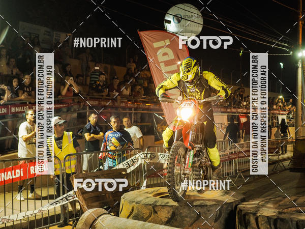 Buy your photos of the eventNight Track 2019 on Fotop