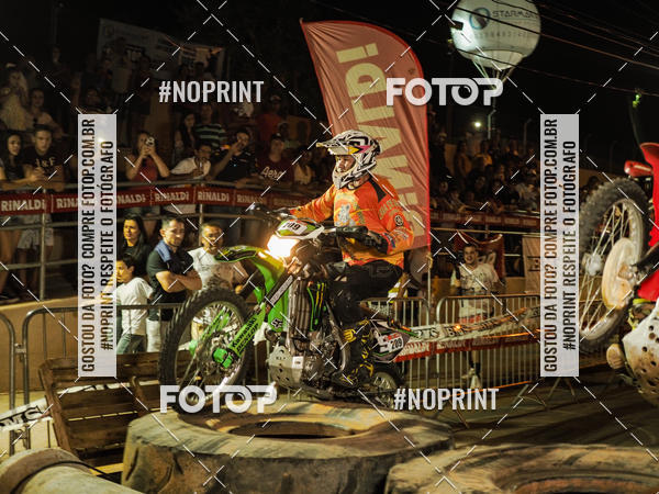 Buy your photos of the eventNight Track 2019 on Fotop