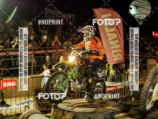 Buy your photos of the eventNight Track 2019 on Fotop