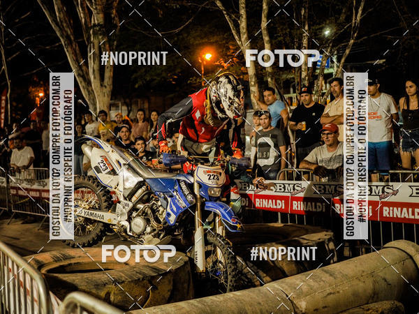 Buy your photos of the eventNight Track 2019 on Fotop