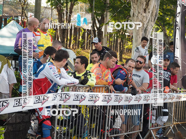 Buy your photos of the eventNight Track 2019 on Fotop