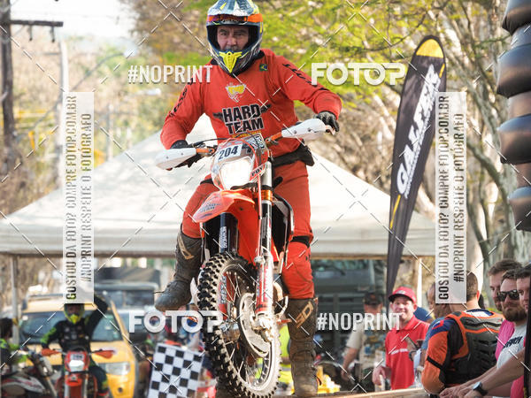 Buy your photos of the eventNight Track 2019 on Fotop