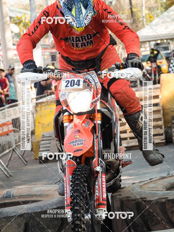 Buy your photos of the eventNight Track 2019 on Fotop