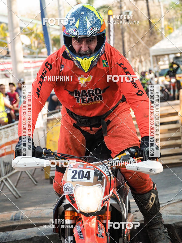 Buy your photos of the eventNight Track 2019 on Fotop