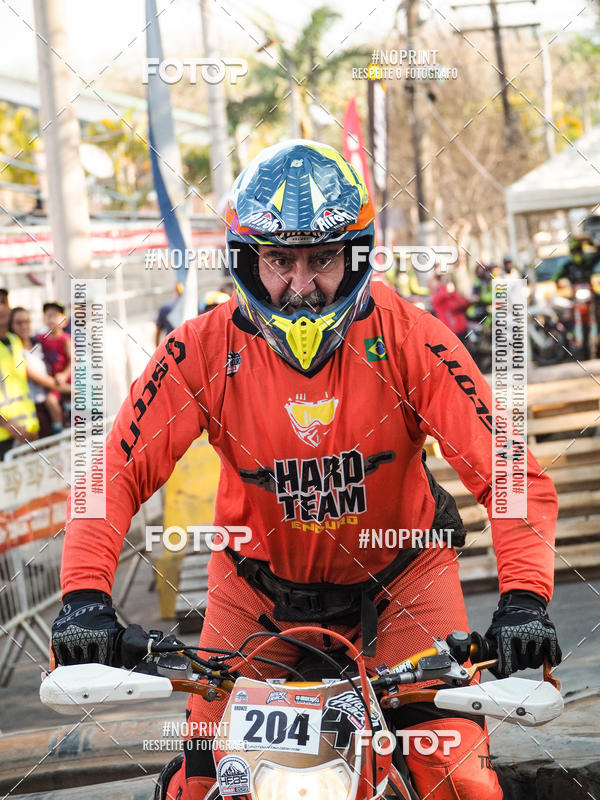 Buy your photos of the eventNight Track 2019 on Fotop