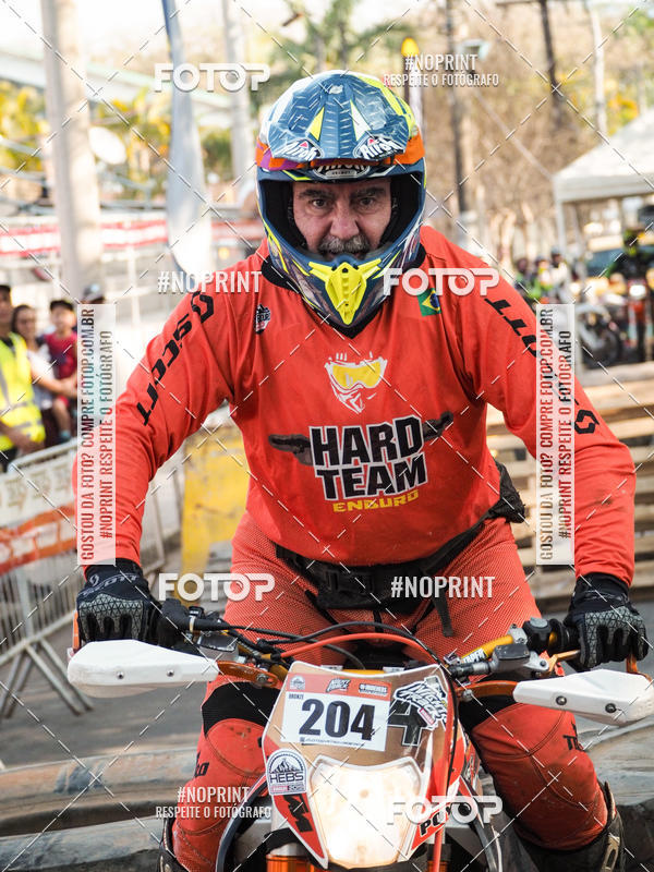 Buy your photos of the eventNight Track 2019 on Fotop