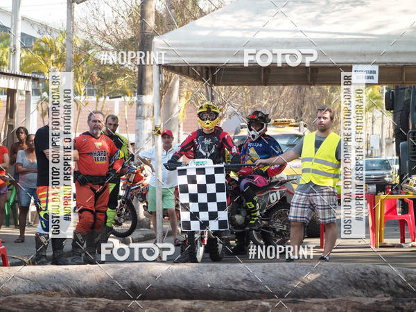 Buy your photos of the eventNight Track 2019 on Fotop