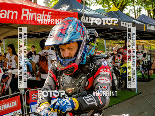 Buy your photos of the eventNight Track 2019 on Fotop