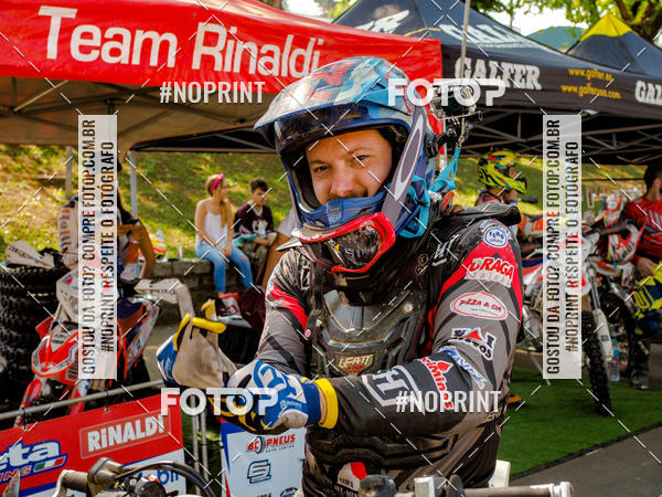 Buy your photos of the eventNight Track 2019 on Fotop