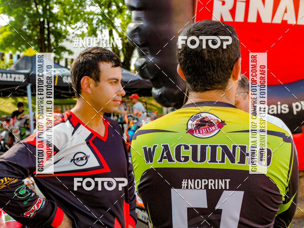 Buy your photos of the eventNight Track 2019 on Fotop