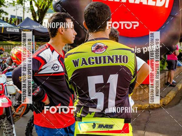 Buy your photos of the eventNight Track 2019 on Fotop