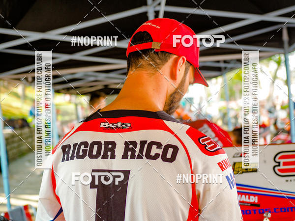 Buy your photos of the eventNight Track 2019 on Fotop