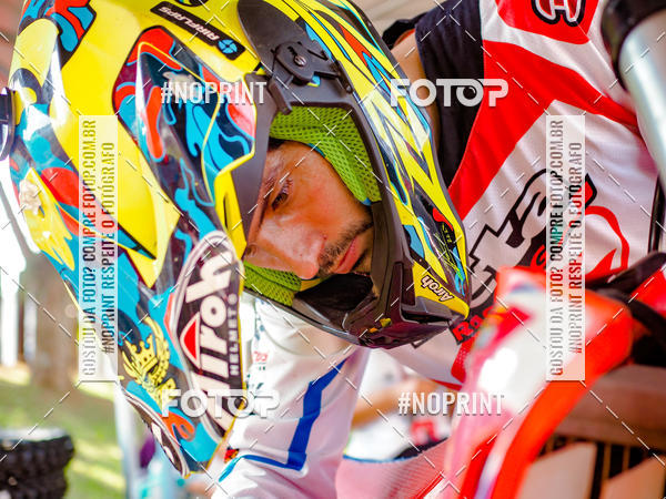 Buy your photos of the eventNight Track 2019 on Fotop