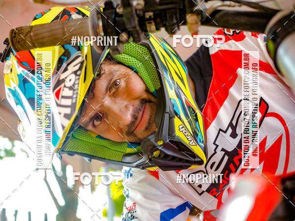 Buy your photos of the eventNight Track 2019 on Fotop