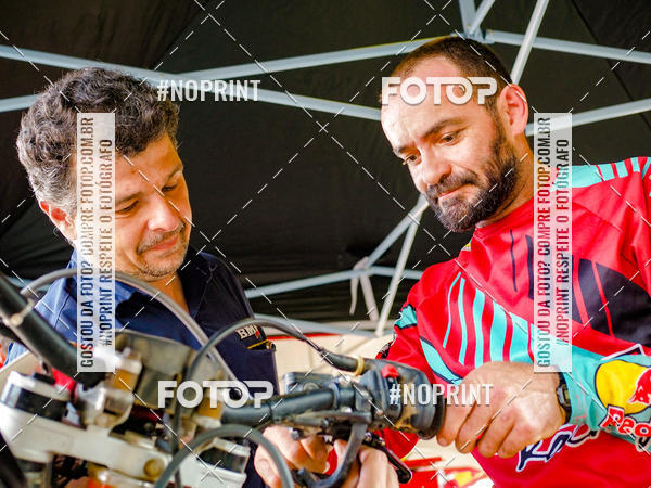 Buy your photos of the eventNight Track 2019 on Fotop