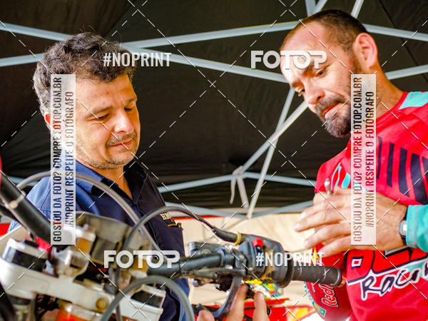 Buy your photos of the eventNight Track 2019 on Fotop