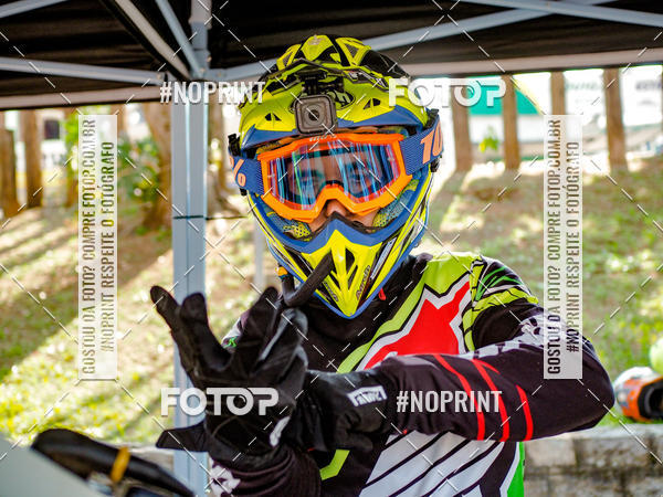 Buy your photos of the eventNight Track 2019 on Fotop