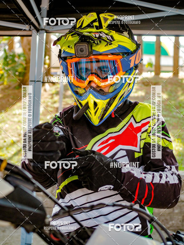 Buy your photos of the eventNight Track 2019 on Fotop