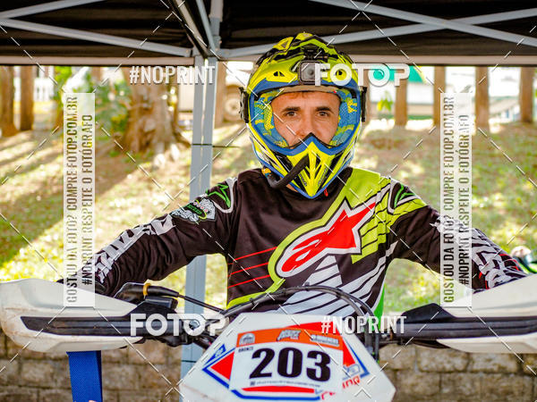 Buy your photos of the eventNight Track 2019 on Fotop