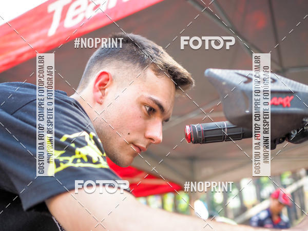 Buy your photos of the eventNight Track 2019 on Fotop