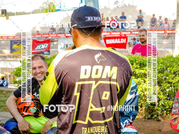 Buy your photos of the eventNight Track 2019 on Fotop