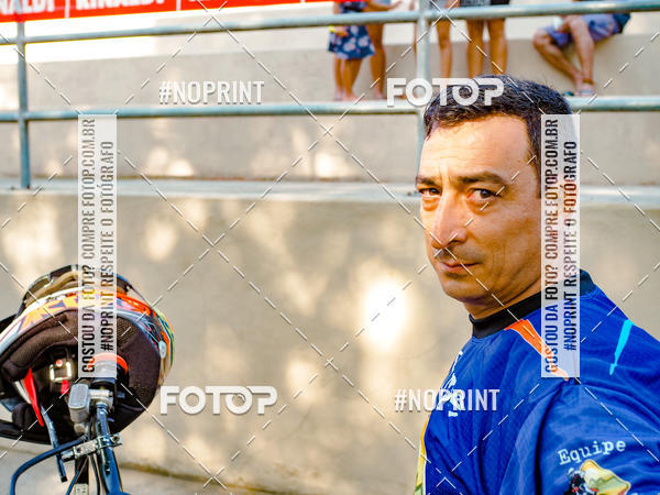 Buy your photos of the eventNight Track 2019 on Fotop