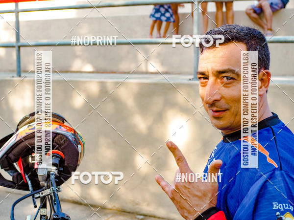 Buy your photos of the eventNight Track 2019 on Fotop