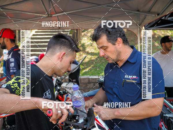 Buy your photos of the eventNight Track 2019 on Fotop