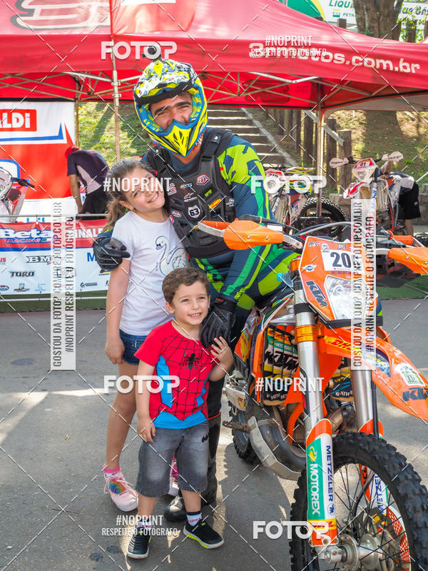 Buy your photos of the eventNight Track 2019 on Fotop