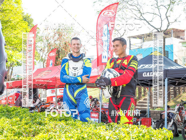 Buy your photos of the eventNight Track 2019 on Fotop