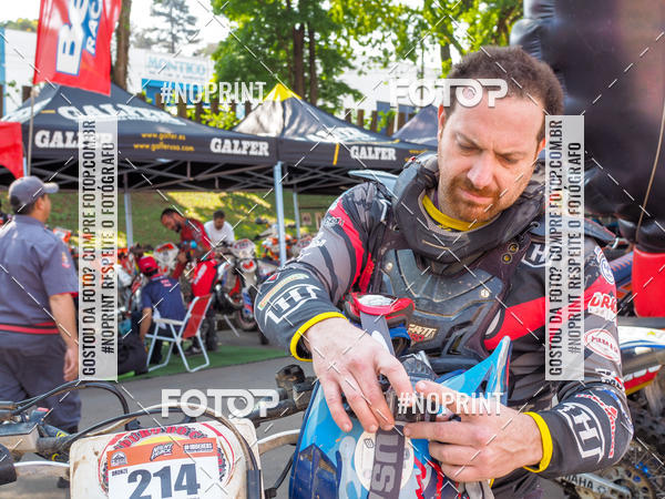 Buy your photos of the eventNight Track 2019 on Fotop