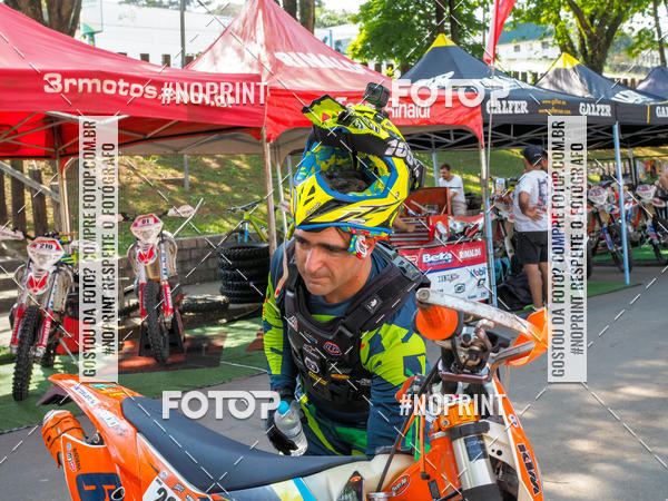 Buy your photos of the eventNight Track 2019 on Fotop