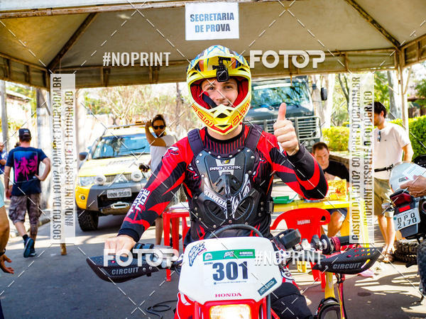 Buy your photos of the eventNight Track 2019 on Fotop