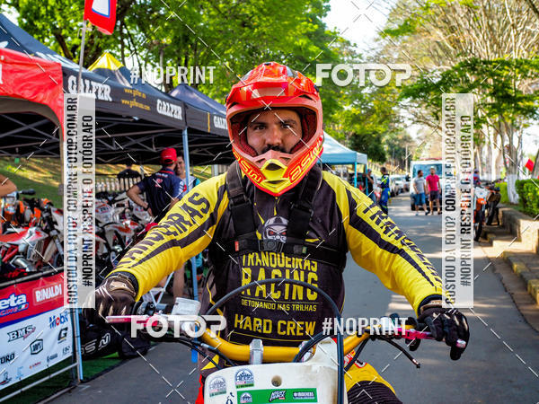 Buy your photos of the eventNight Track 2019 on Fotop