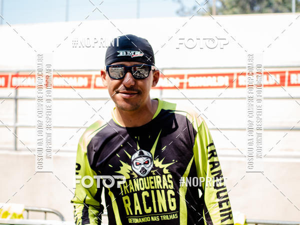 Buy your photos of the eventNight Track 2019 on Fotop