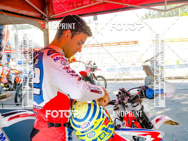 Buy your photos of the eventNight Track 2019 on Fotop