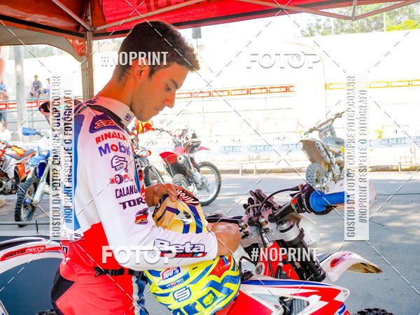 Buy your photos of the eventNight Track 2019 on Fotop