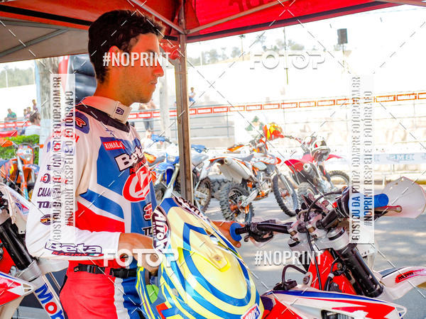 Buy your photos of the eventNight Track 2019 on Fotop