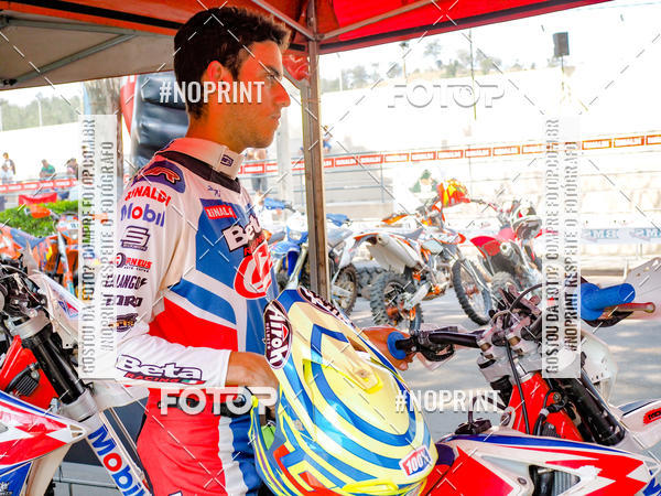 Buy your photos of the eventNight Track 2019 on Fotop