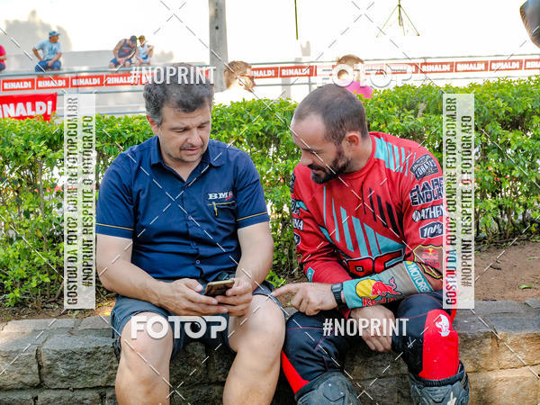 Buy your photos of the eventNight Track 2019 on Fotop