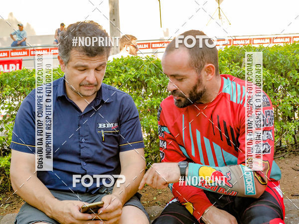 Buy your photos of the eventNight Track 2019 on Fotop