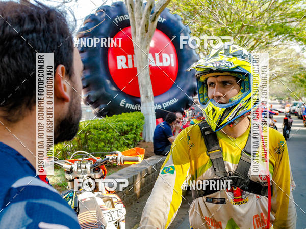 Buy your photos of the eventNight Track 2019 on Fotop